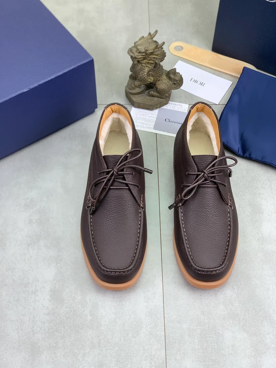 Men's men's shoes 💰P580 new style wool lining 💰high version 💎💎💎Dior original version! Top Italian purchasing agent! Men's high-top business casual leather shoes, original imported calfskin upper, ultimate texture, gentleman style, warm real wool lining inside, top-quality original Italian rubber outsole, first-class workmanship, top quality! Size: 39-44 (45 customized)